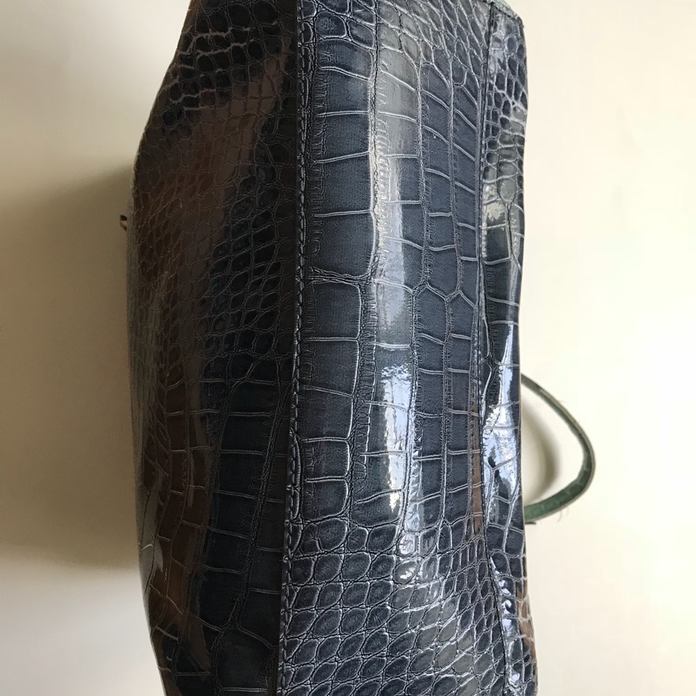 Guess Purse! - Picture 3 of 8